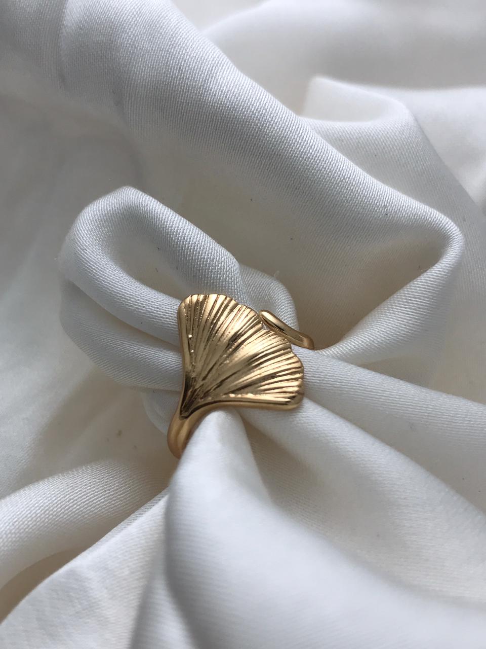 Ethereal Fan Ring