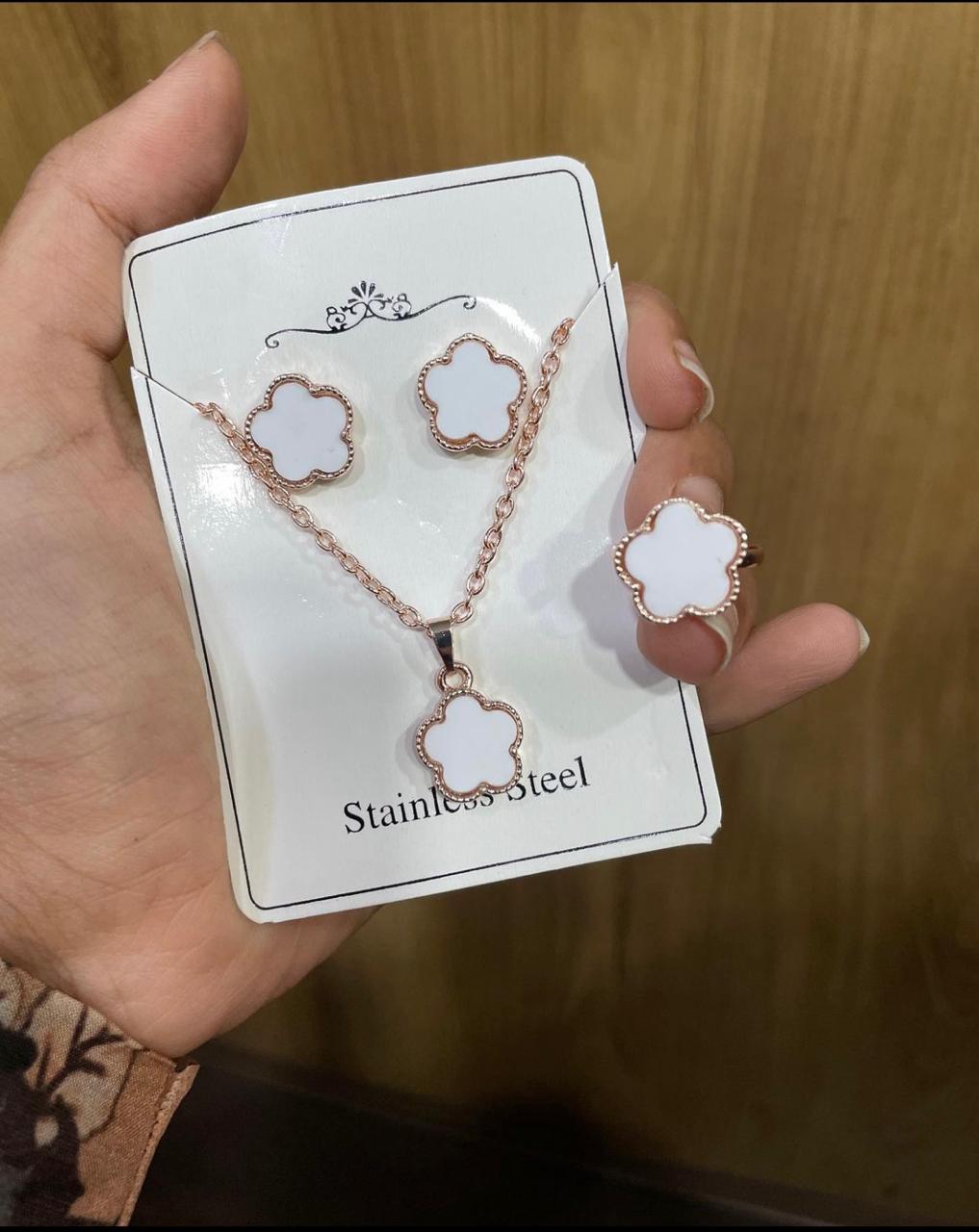 Flower Chain Set