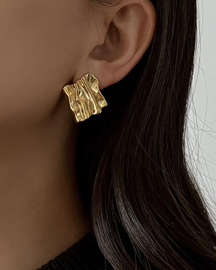 Textured Wave Design Gold Plated Stud Earring