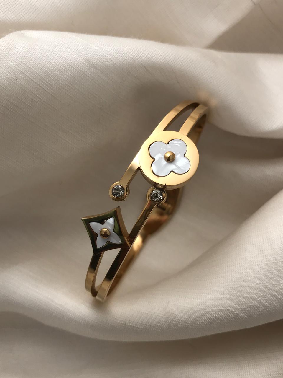 Four-Leaf Clover Kada