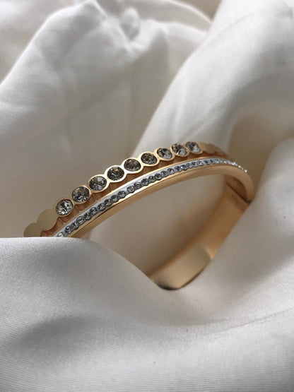 Scalloped Edge Crystal Bracelet