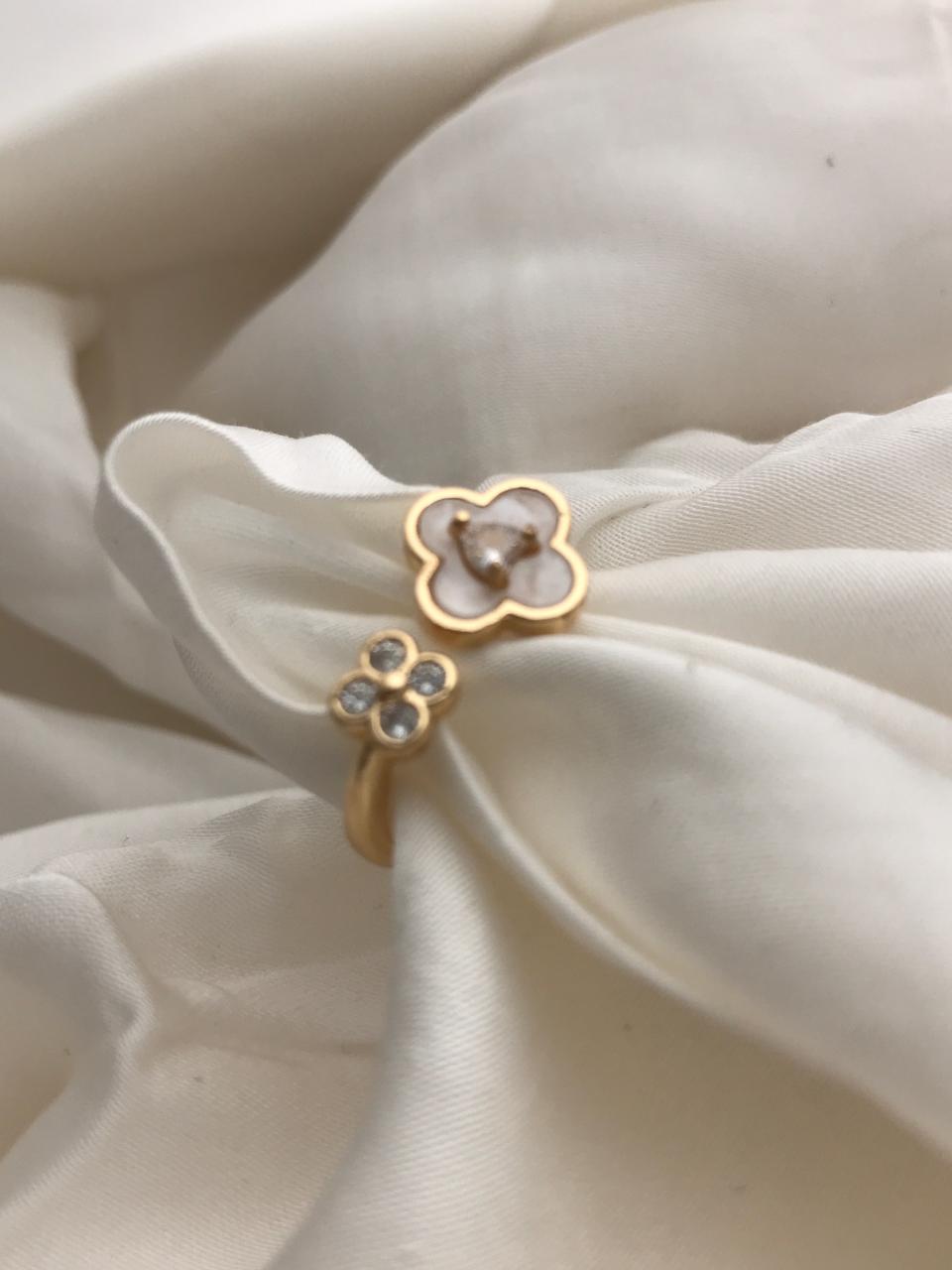 Gold Four-Leaf Clover Ring