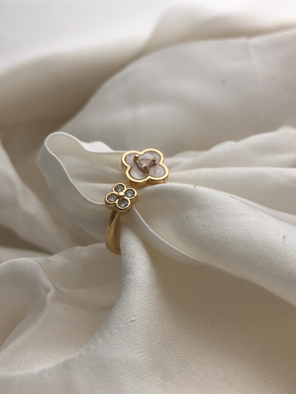 Gold Four-Leaf Clover Ring