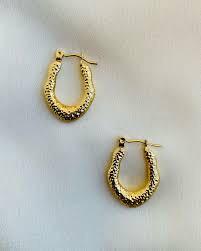 Shrimp Oval Hoops Earrings