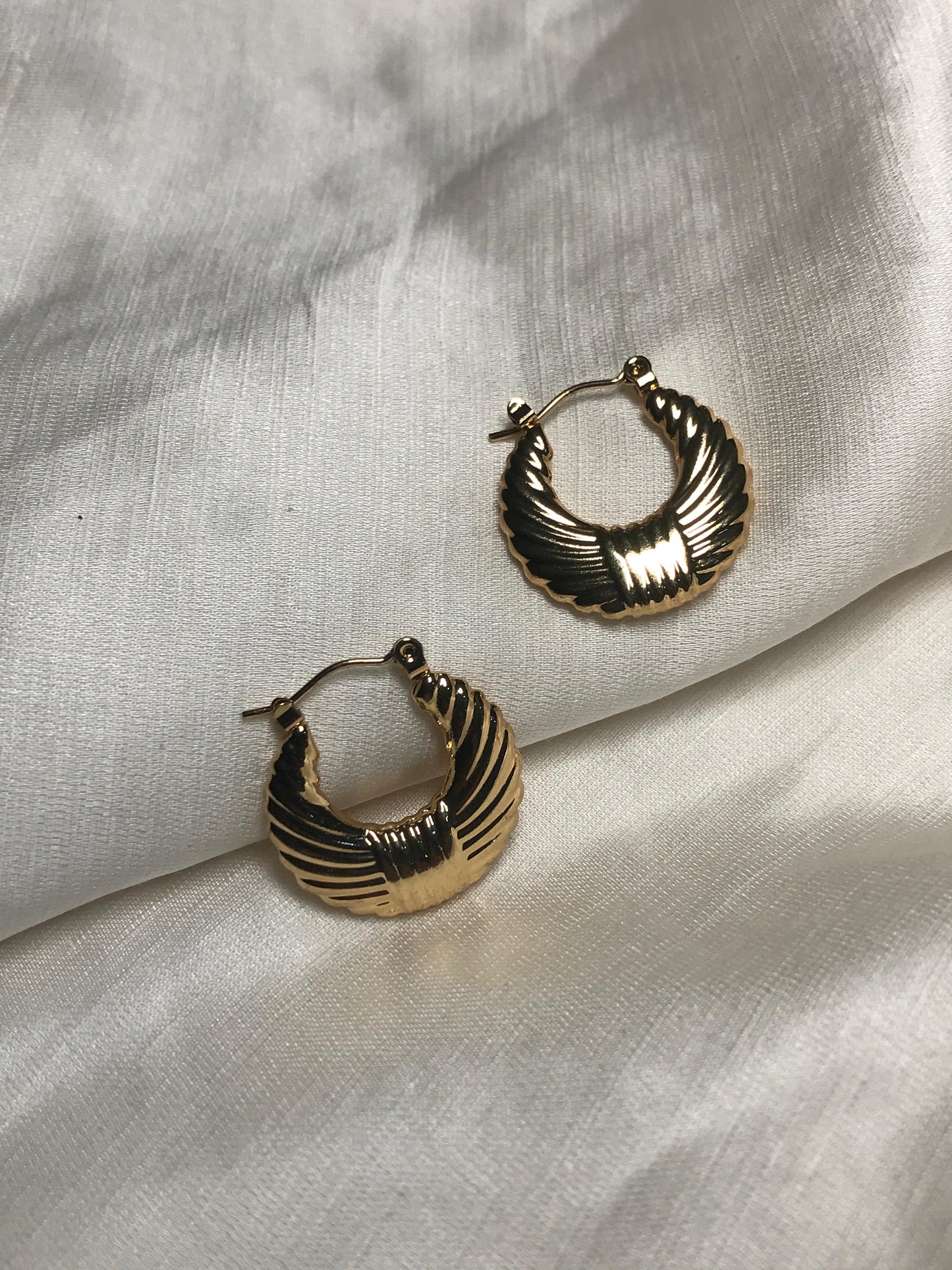 Gold Ribbed Oval Hoops Earrings