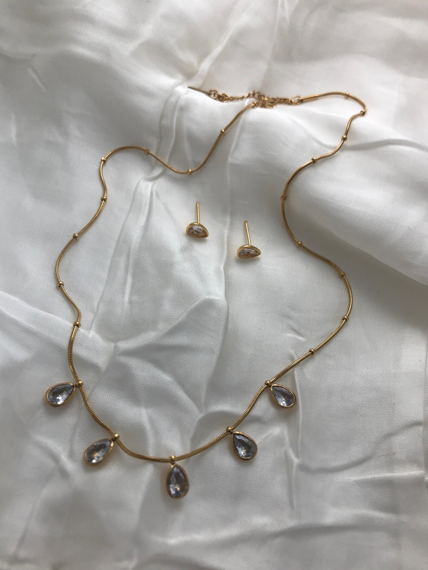 Droplet Charm gold Necklace
