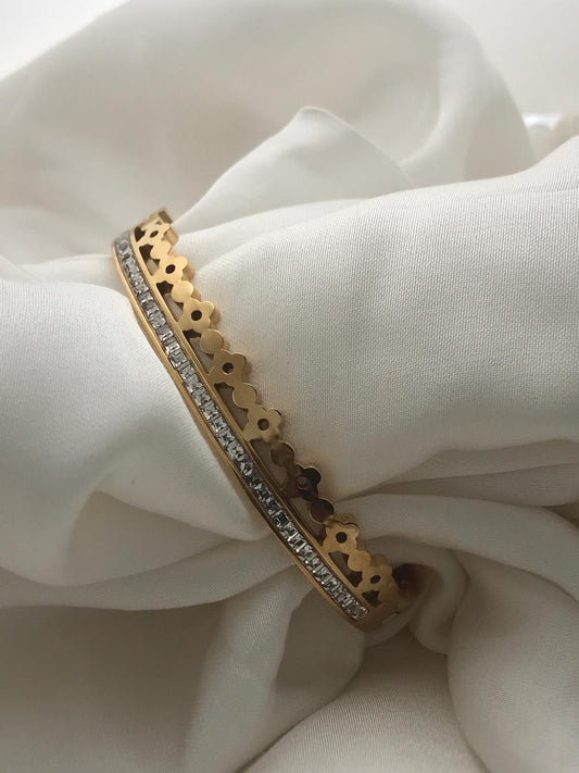 Gold Flower Cutout Crystal Bracelet