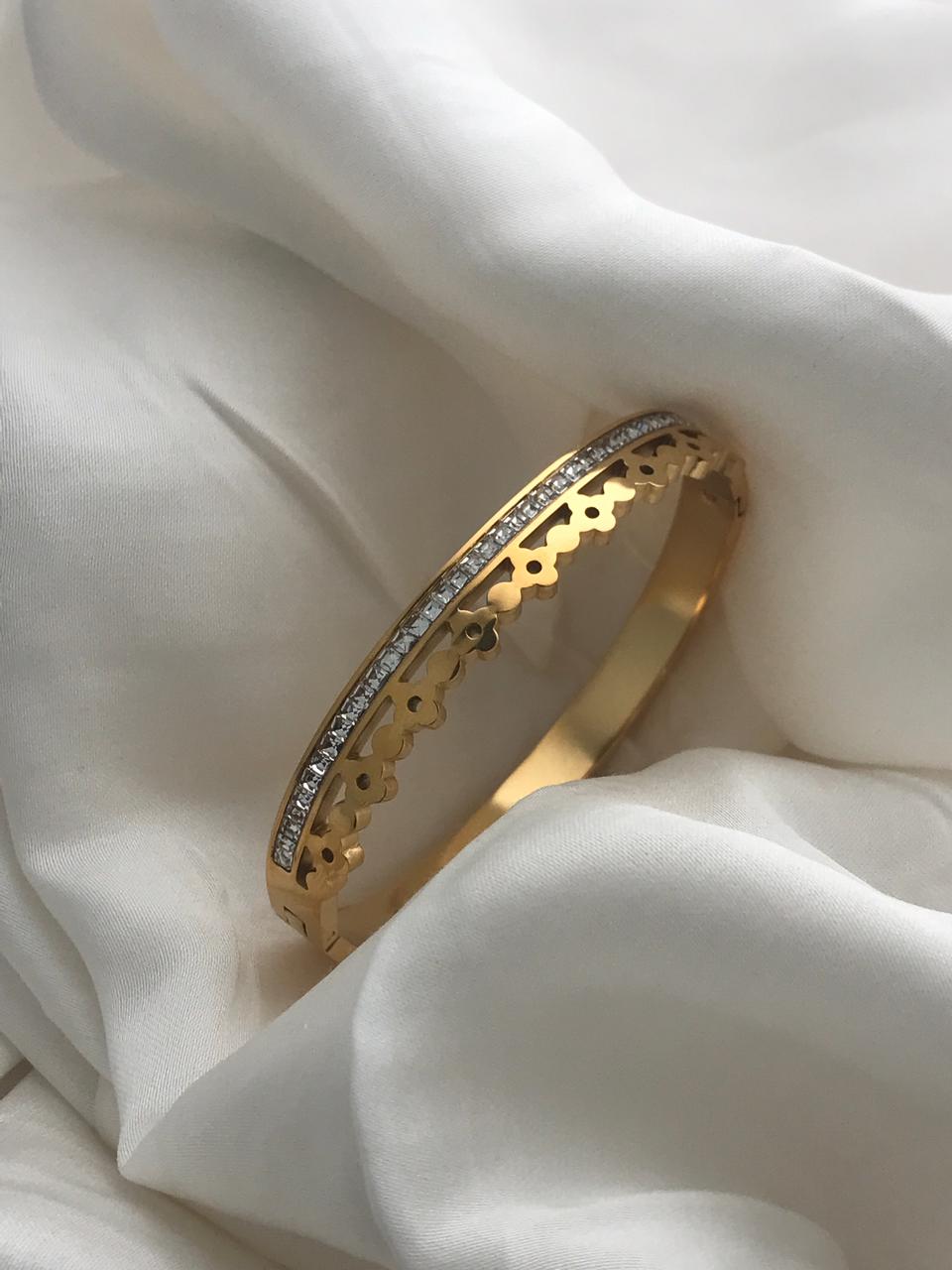 Gold Flower Cutout Crystal Bracelet