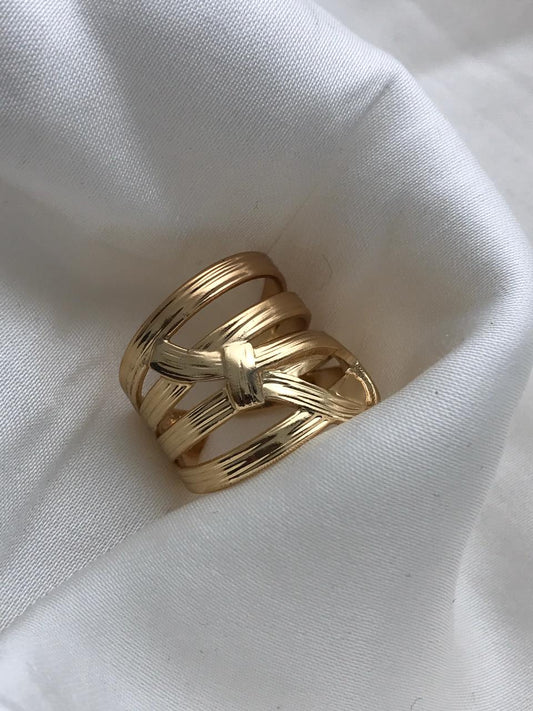 Multi-Band Knot Ring