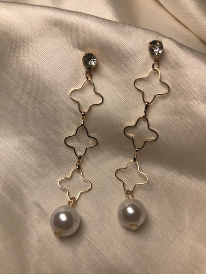 Pearl flower Gold Earring