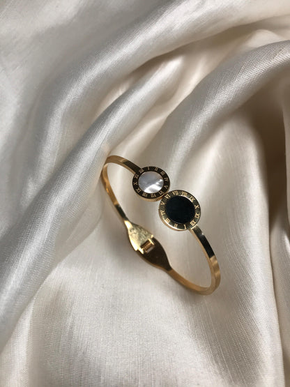 Gold Bracelet with Roman