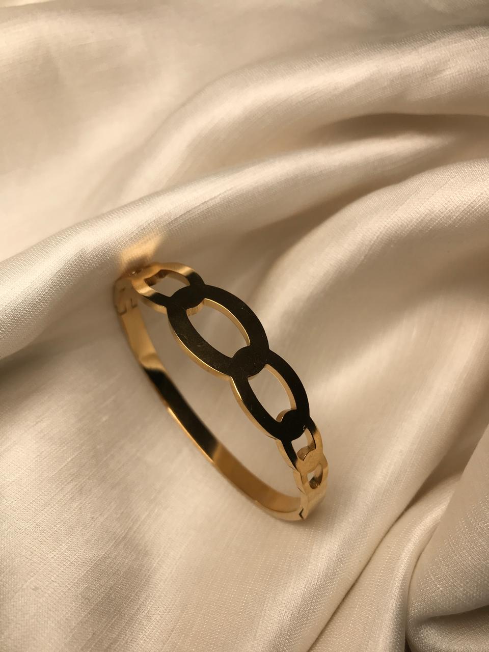 Gold large small round Bracelet