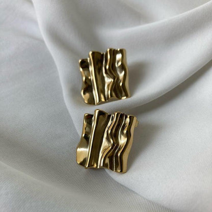 Textured Wave Design Gold Plated Stud Earring