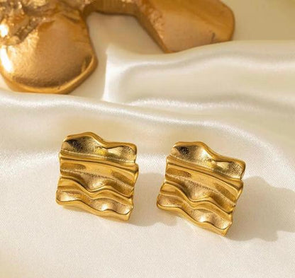 Textured Wave Design Gold Plated Stud Earring