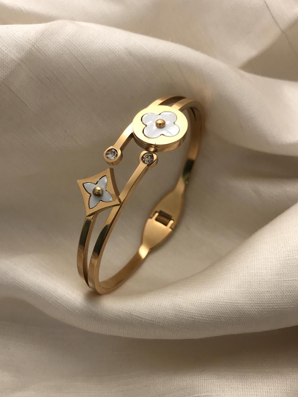 Four-Leaf Clover  Kada