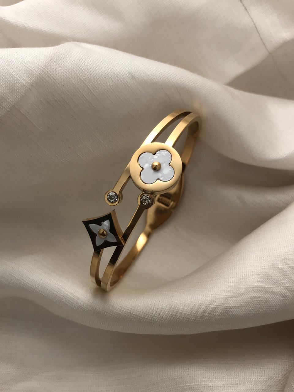 Four-Leaf Clover  Kada