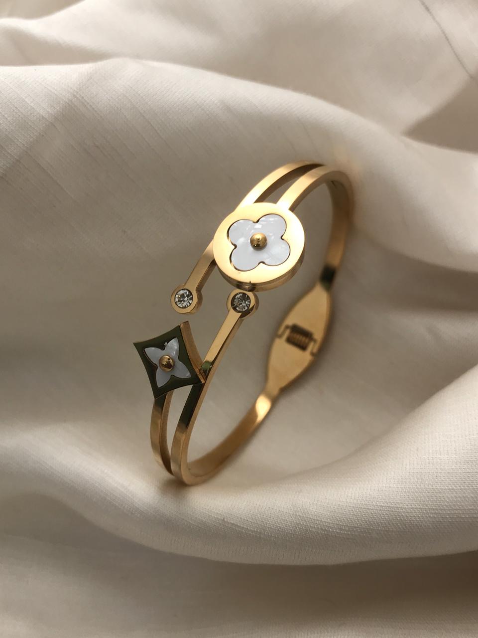 Four-Leaf Clover  Kada