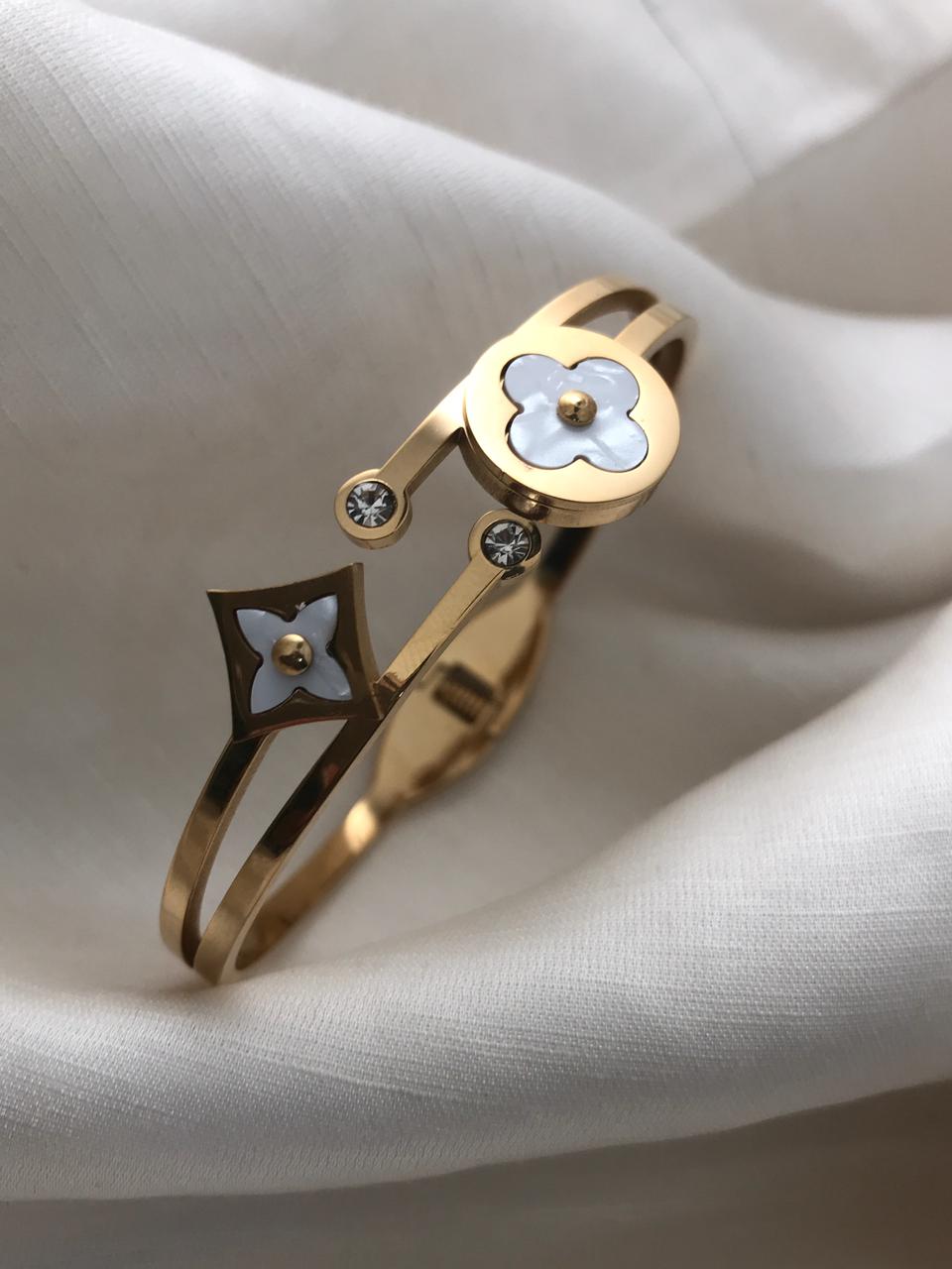 Four-Leaf Clover  Kada