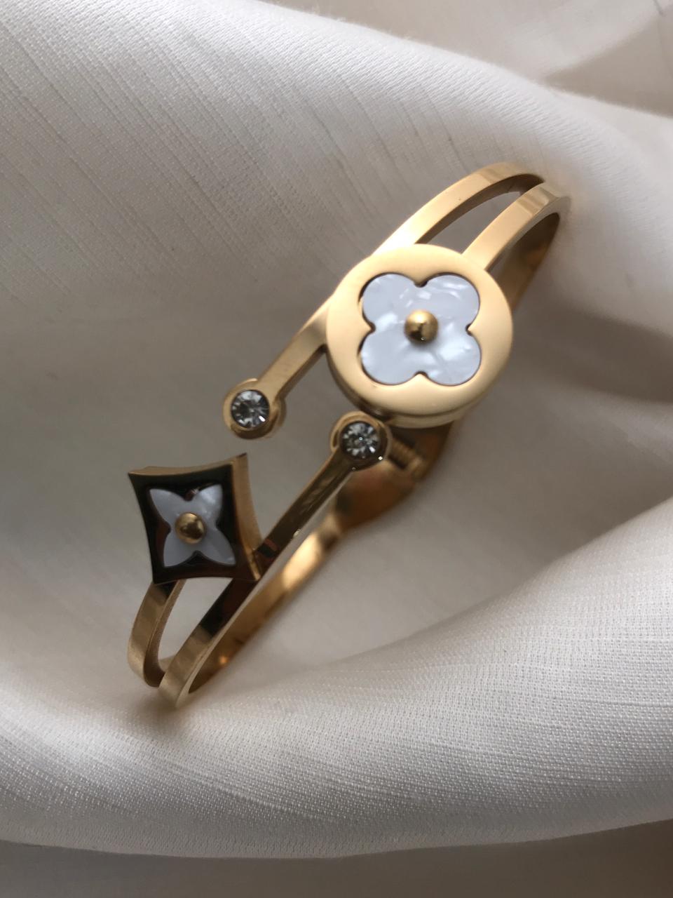 Four-Leaf Clover  Kada