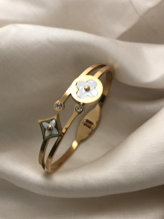 Four-Leaf Clover  Kada