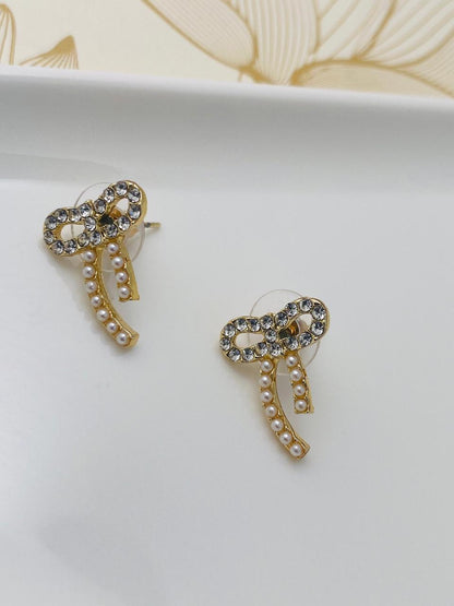 Bow Pearl Earring