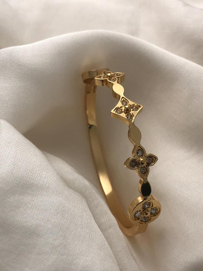 Gold Four-leaf Clover Motif Bracelet