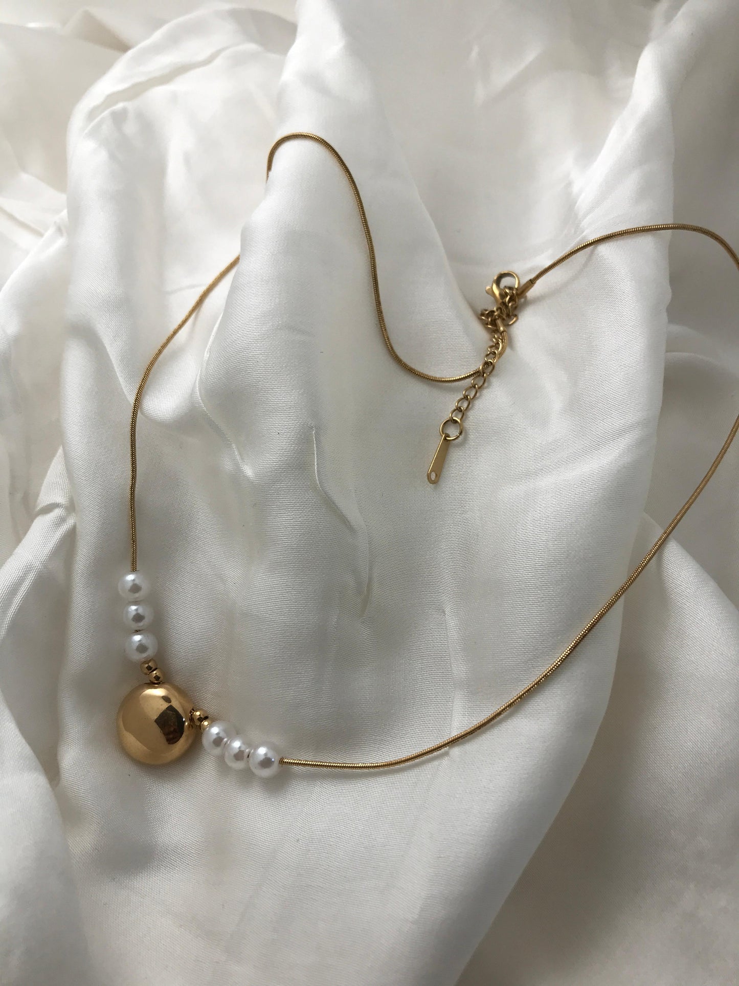 Pearl Circle Gold Necklace