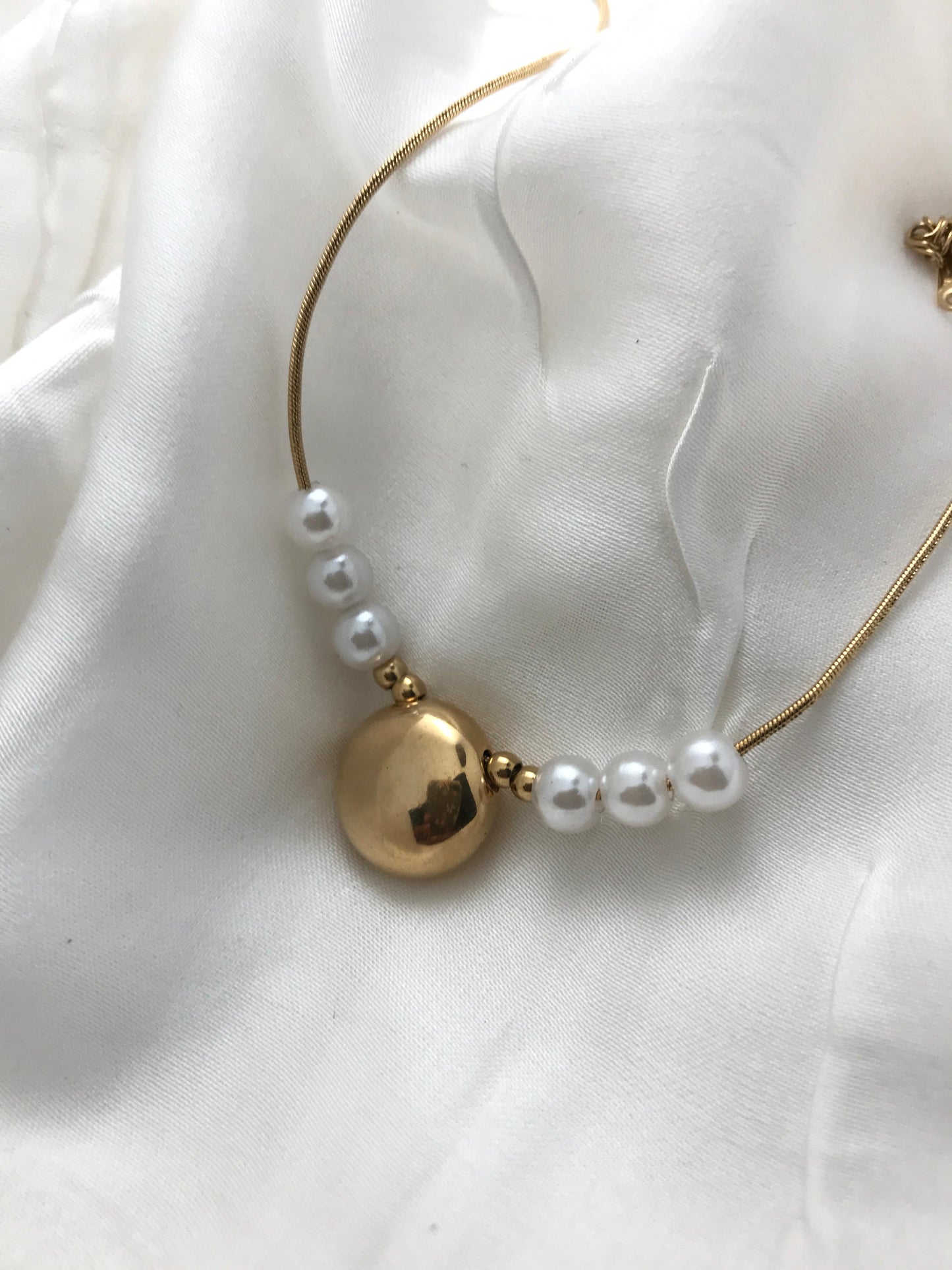 Pearl Circle Gold Necklace