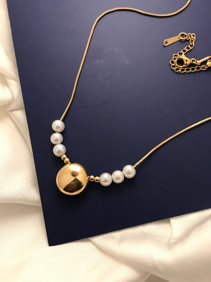 Pearl Circle Gold Necklace