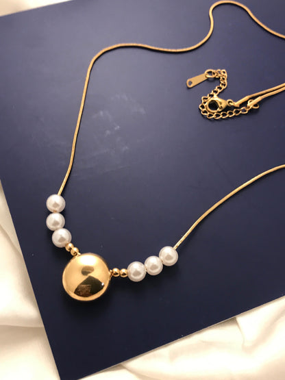 Pearl Circle Gold Necklace