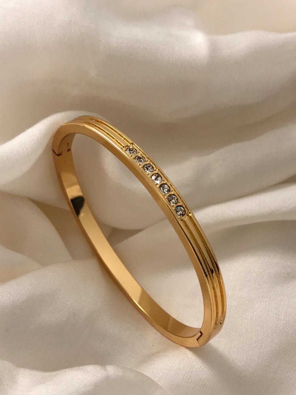Gold  Diamond Allure  Bracelet