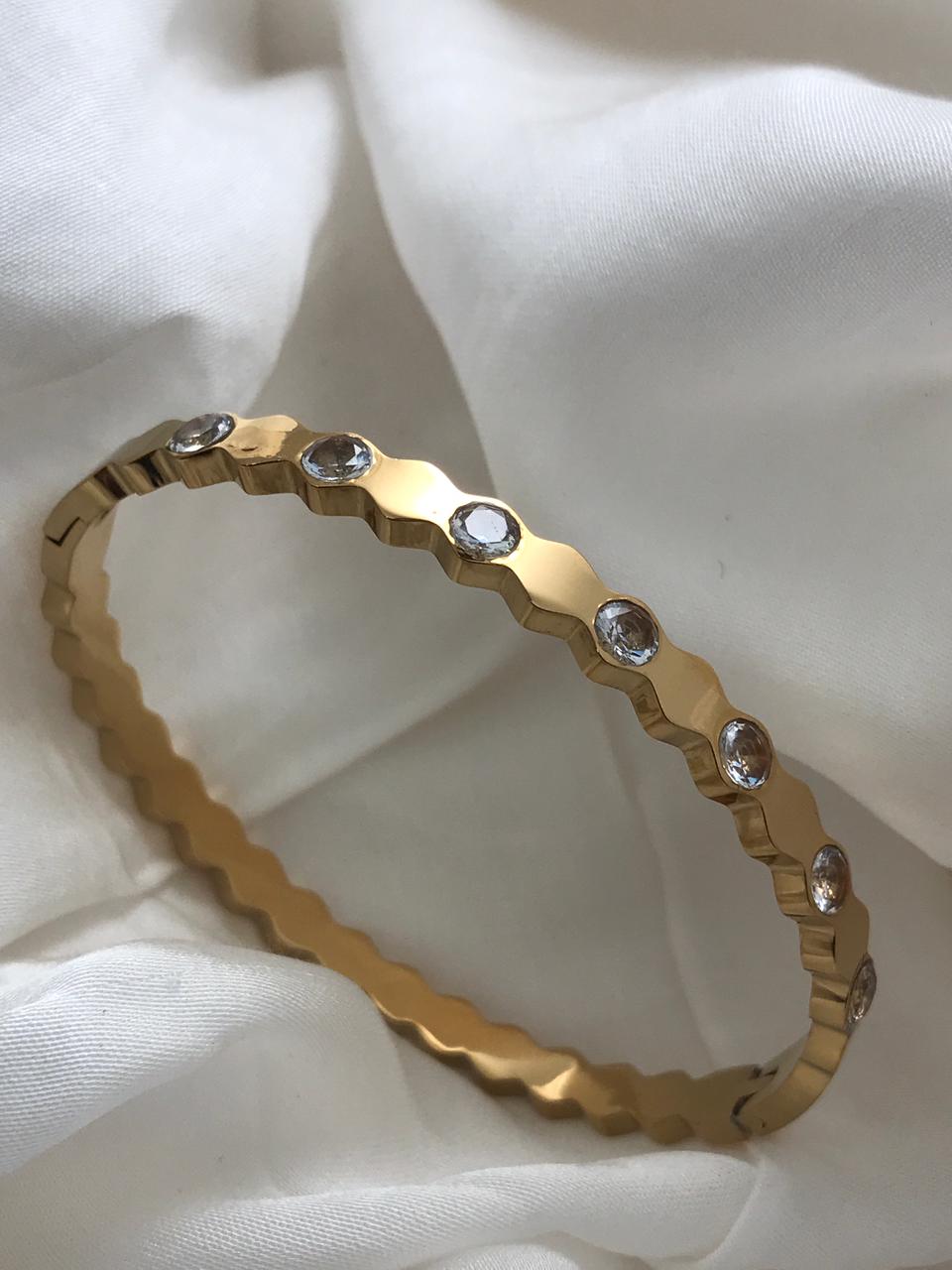 Gold Hexagonal Edge Bracelet