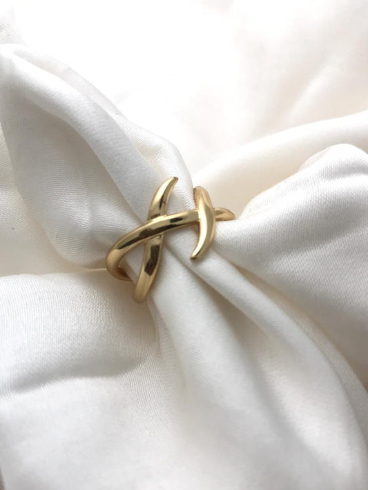 Crossover Grace Ring
