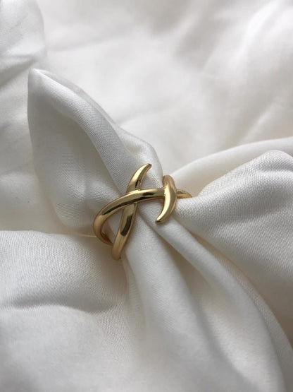 Crossover Grace Ring