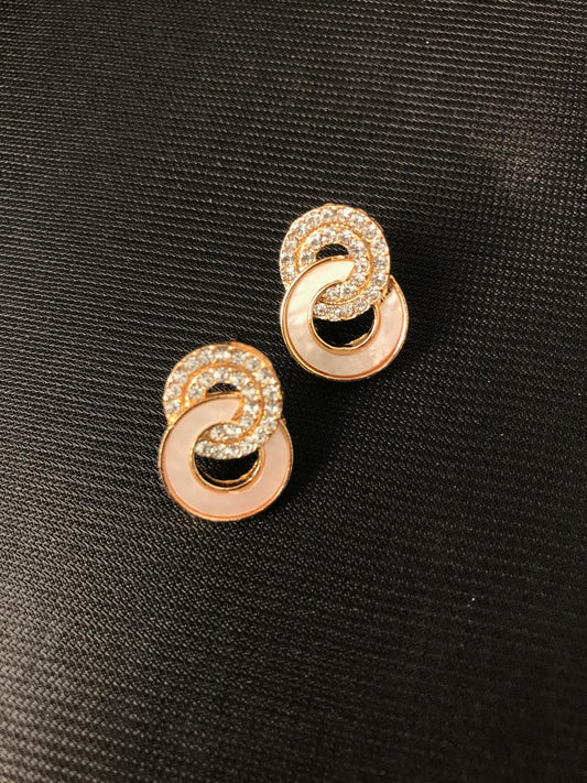 Gold-Plated Interlocking Circle Stud Earrings
