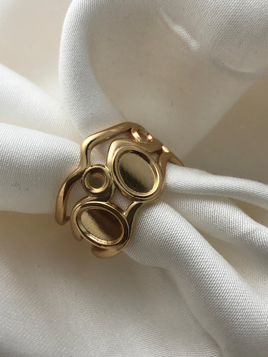 Crossover Grace Ring