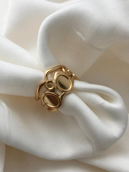 Crossover Grace Ring