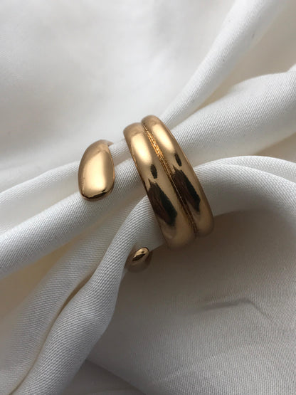 Crossover Grace Ring